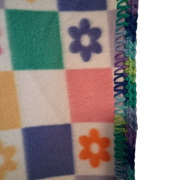 Pastel Rainbow Daisy Square's Checkerboard Hand Knit Edges Soft Felt Blanket 58" - Picture 7 of 7
